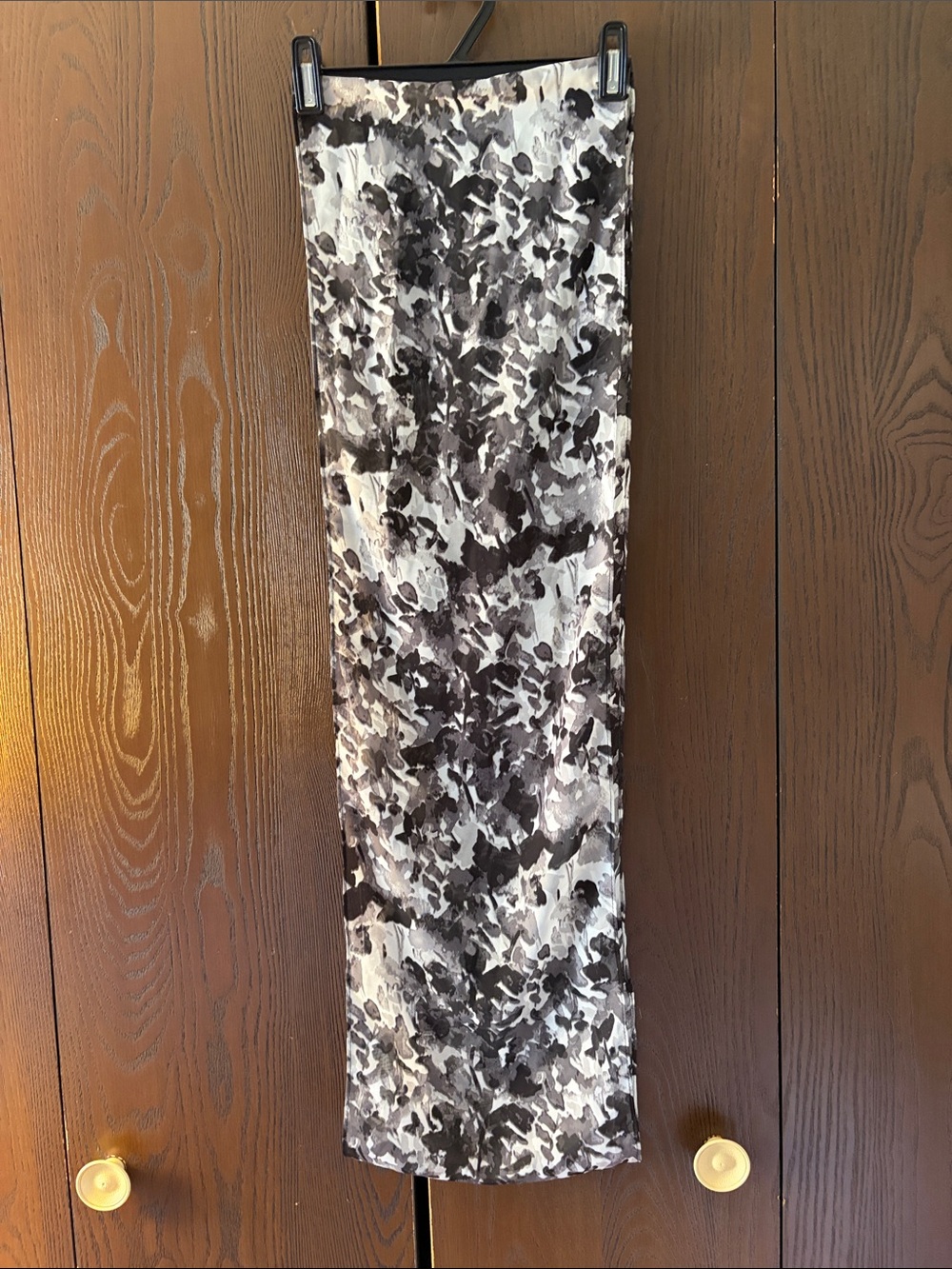No Brand Neutral Black & White Printed Circular Neck Scarf.